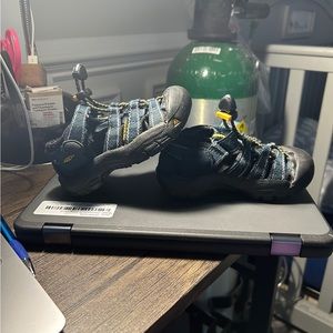 Keen Newport H2 Black Navy Corded Slip On Waterproof Sandals🩴Kids👦🏻Sz 6.5K